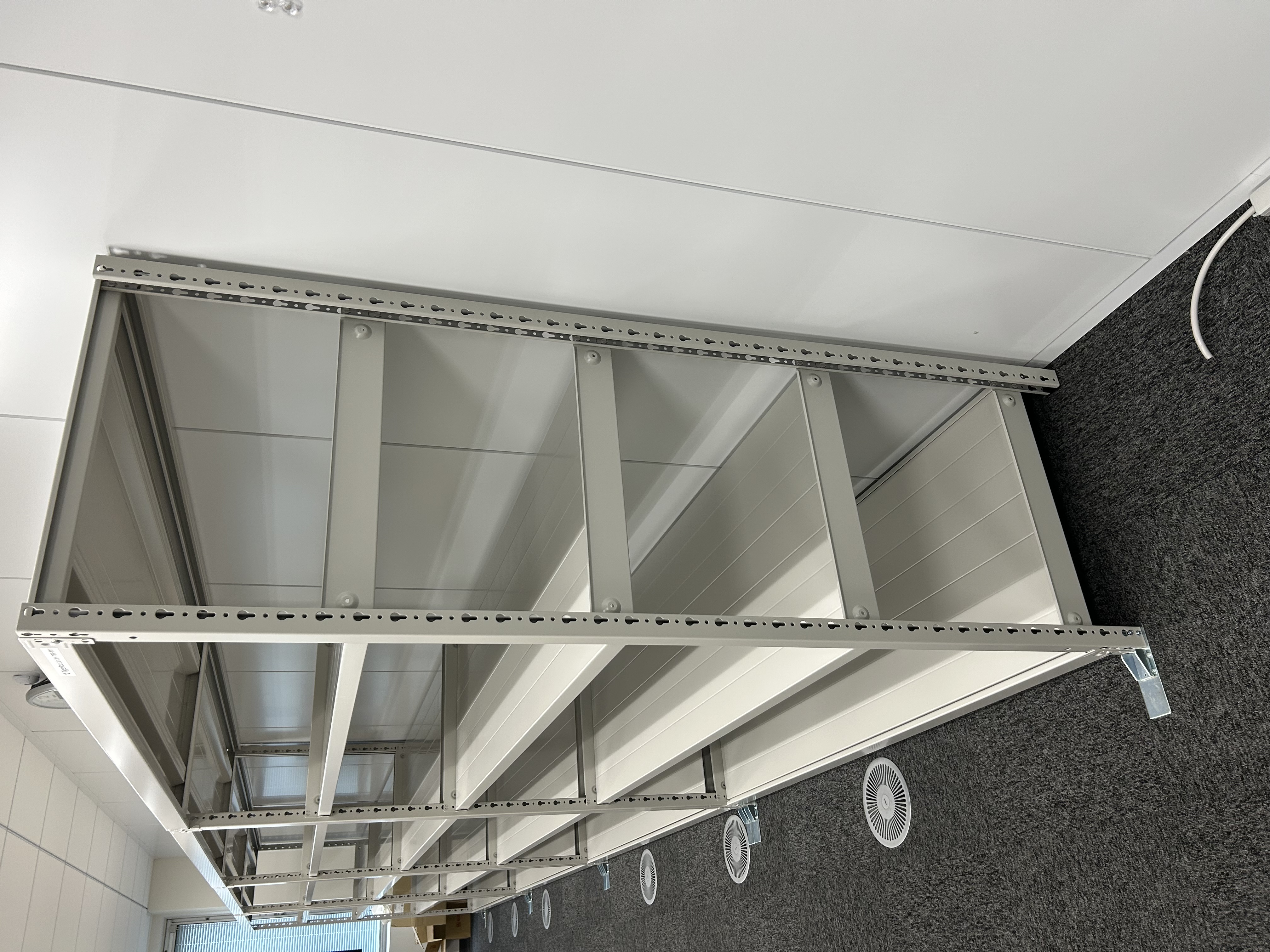 【設置事例】東京都でスチールラックを納品（2025年10月16日）