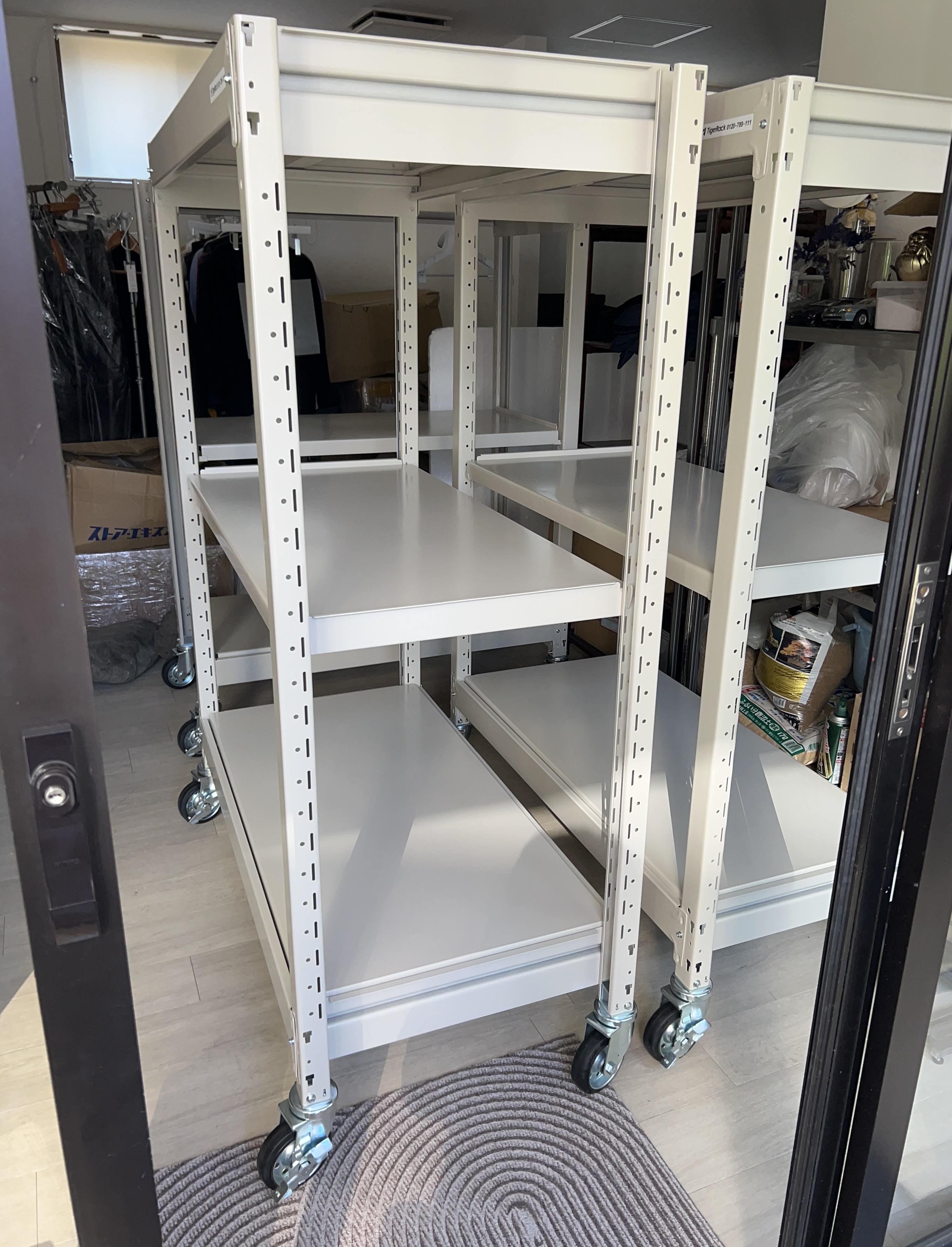 【設置事例】東京都でスチールラックを納品（2025年11月28日）