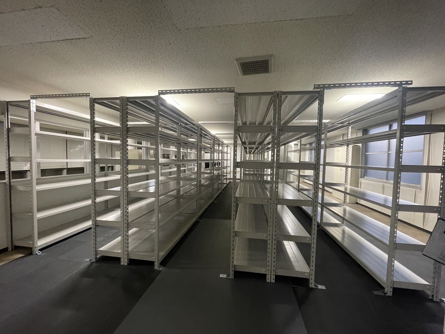 【設置事例】大阪府でスチールラックを納品（2025年12月16日）